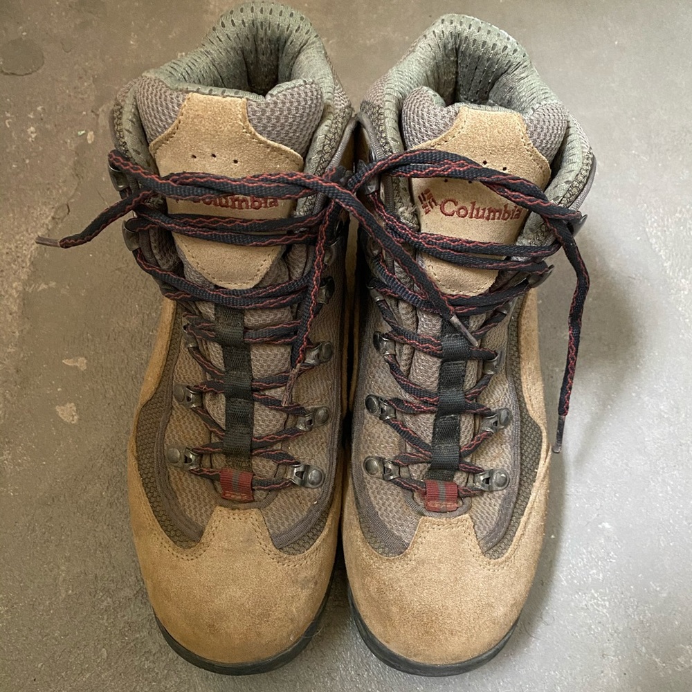 COPY - Columbia hiking boots size 9 women’s
